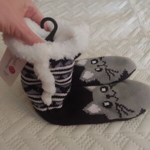 Women's cat sock booties